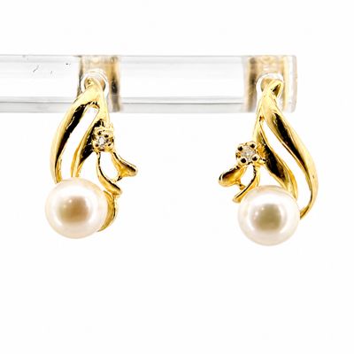 10ky Pearl and Diamond Earrings 1.9gr