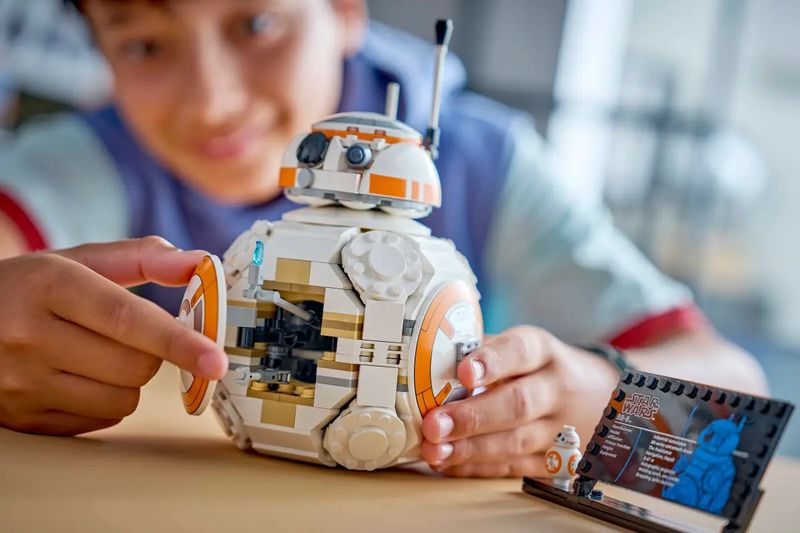 LEGO Star Wars 75452 BB-8 Astromech Droid