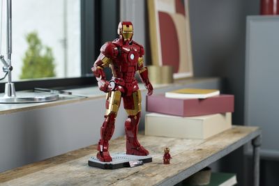 LEGO Marvel 76344 Iron Man Mark 3 Collectors' Edition