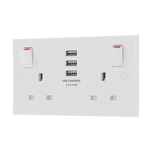 BRITISH GENERAL 900 SERIES 13A 2-GANG SP SWITCHED SOCKET + 3.1A 3-OUTLET TYPE A USB CHARGER WHITE