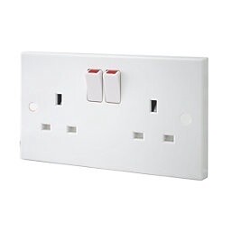 BRITISH GENERAL 900 SERIES 13A 2-GANG SP SWITCHED PLUG SOCKET WHITE