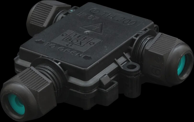 General purpose junction box 3 Pole, 24A 450V comes with full fitting kit