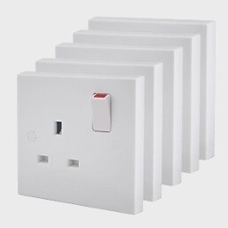 BRITISH GENERAL 900 SERIES 13A 1-GANG SP SWITCHED PLUG SOCKET WHITE 5 PACK