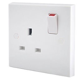 BRITISH GENERAL 900 SERIES 13A 1-GANG SP SWITCHED PLUG SOCKET WHITE
