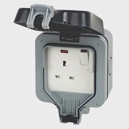 BRITISH GENERAL IP66 13A 1-GANG DP WEATHERPROOF OUTDOOR SWITCHED SOCKET