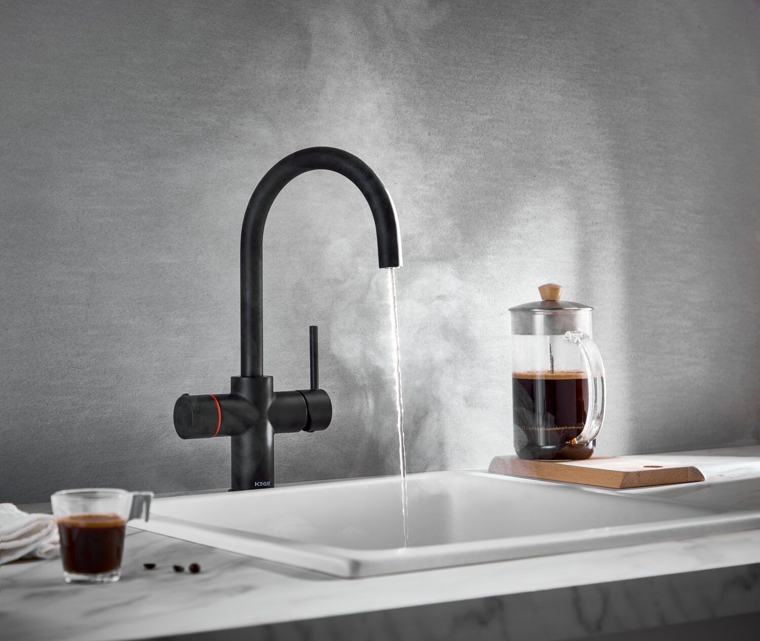 Scudo KoGE 3-in-1 Swan Spout Hot Water Tap | Matte Black HOT002