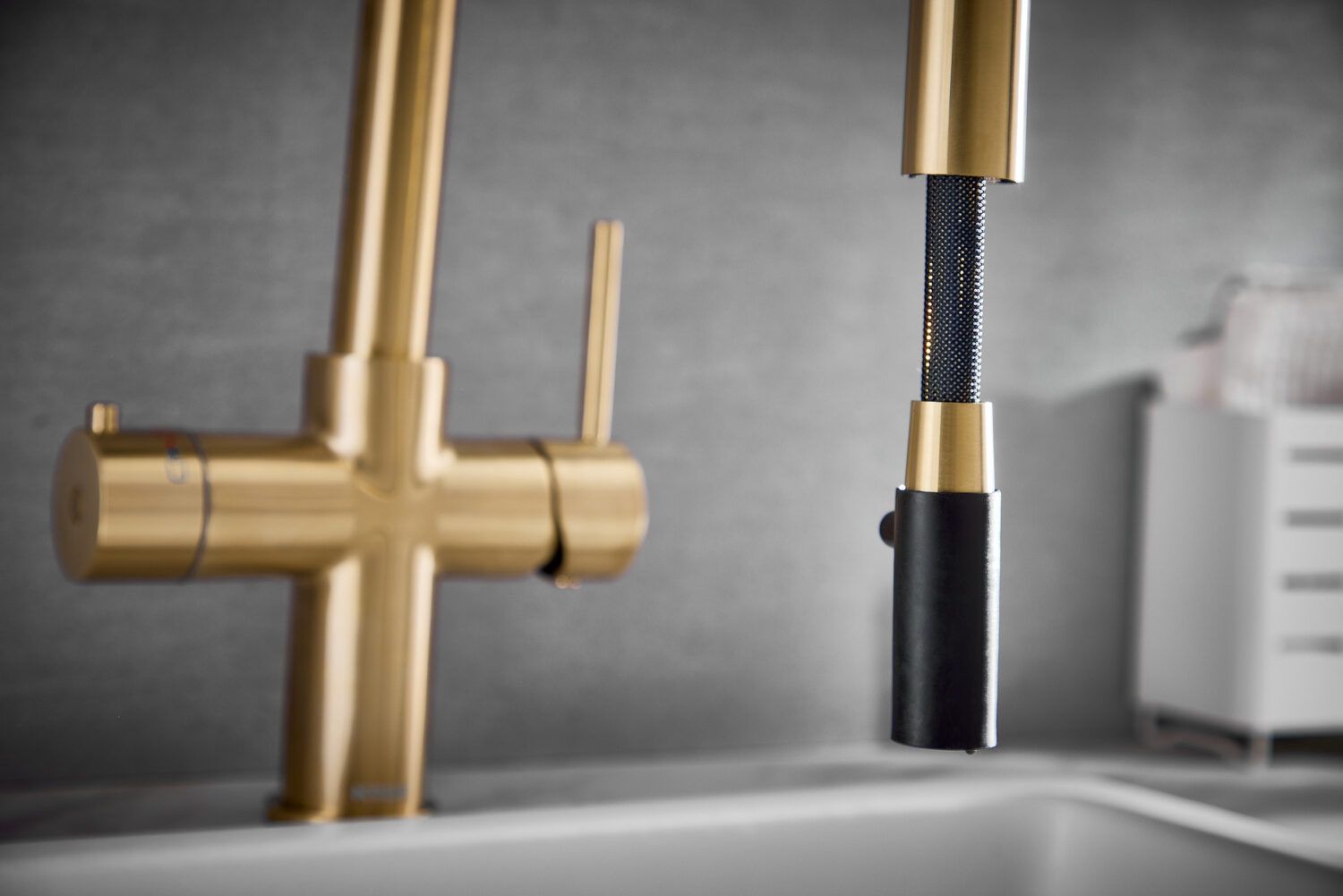 Scudo KoGE 4-in-1 Swan Pull Out Spout Hot Water Tap | Brushed Brass HOT009