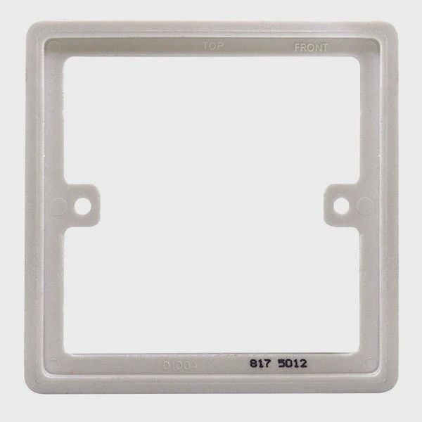 BG White Round Edge Single Square Spacer 10mm