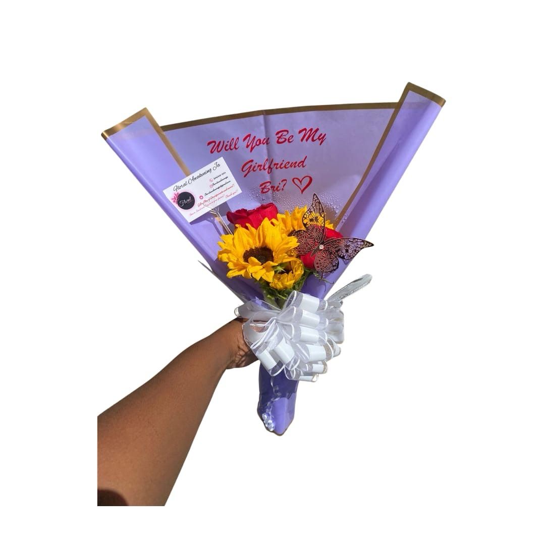 NEW Graduation Small Bouquet( Roses And Sunflower Mix )