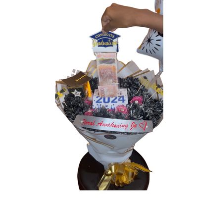 Newest V Grad Surprise Money Pull Box Bouquet