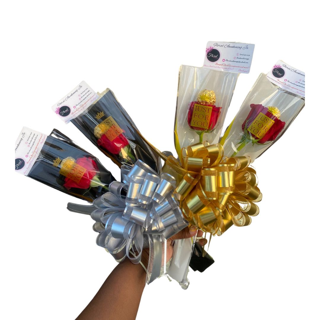 NEW Valentines Single Rose Bouquet