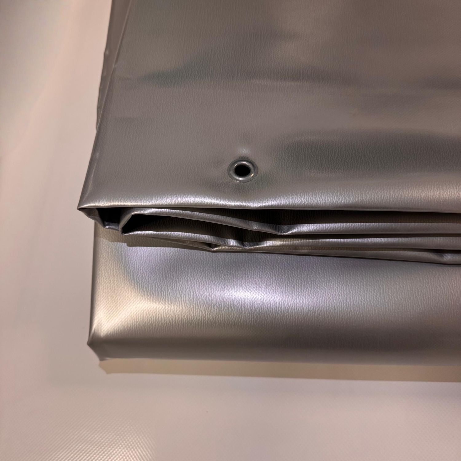 Plachta 630g/m2 - 2,3m (šířka plachty) x 1-10m (délka plachty)