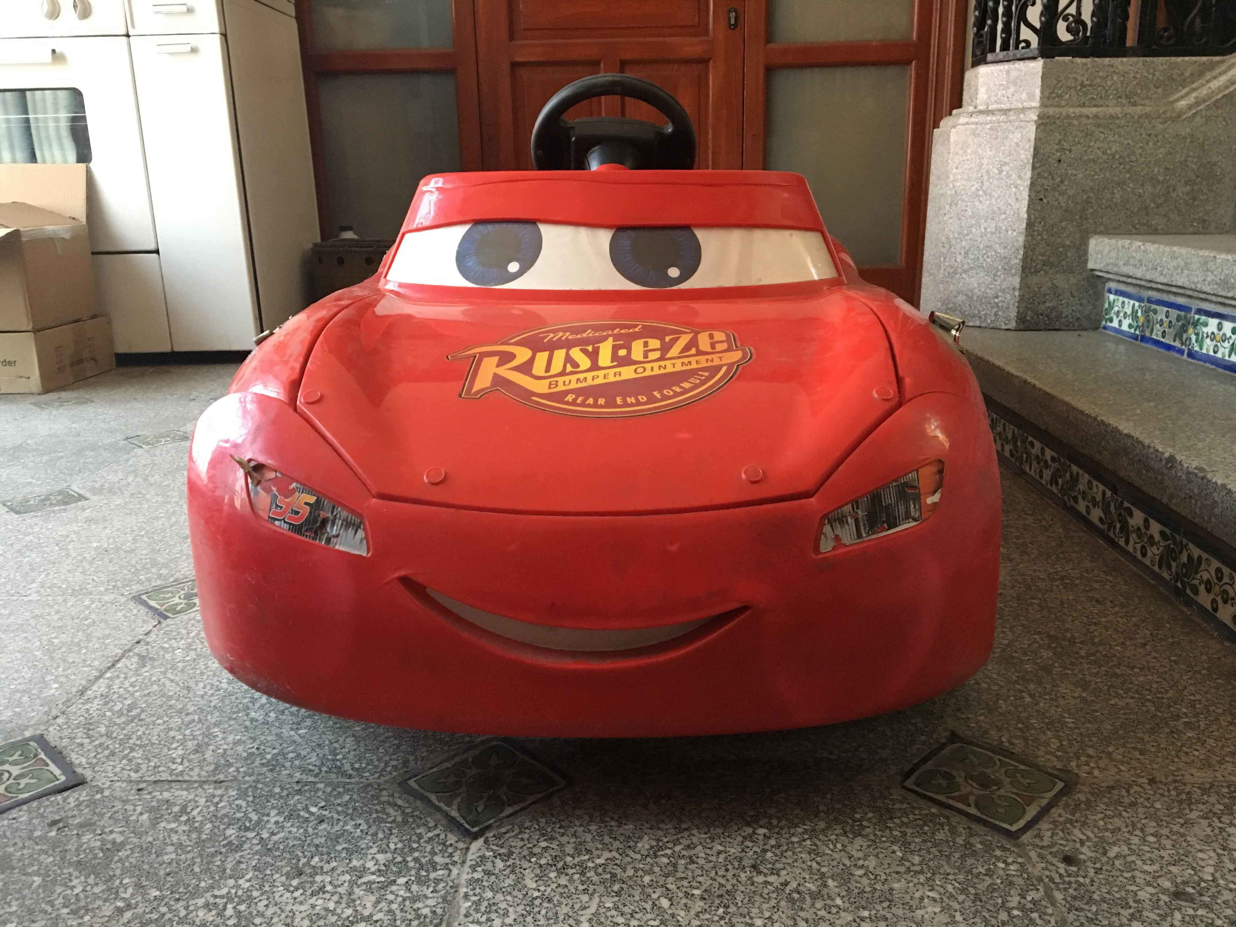 rayo mcqueen montable usado