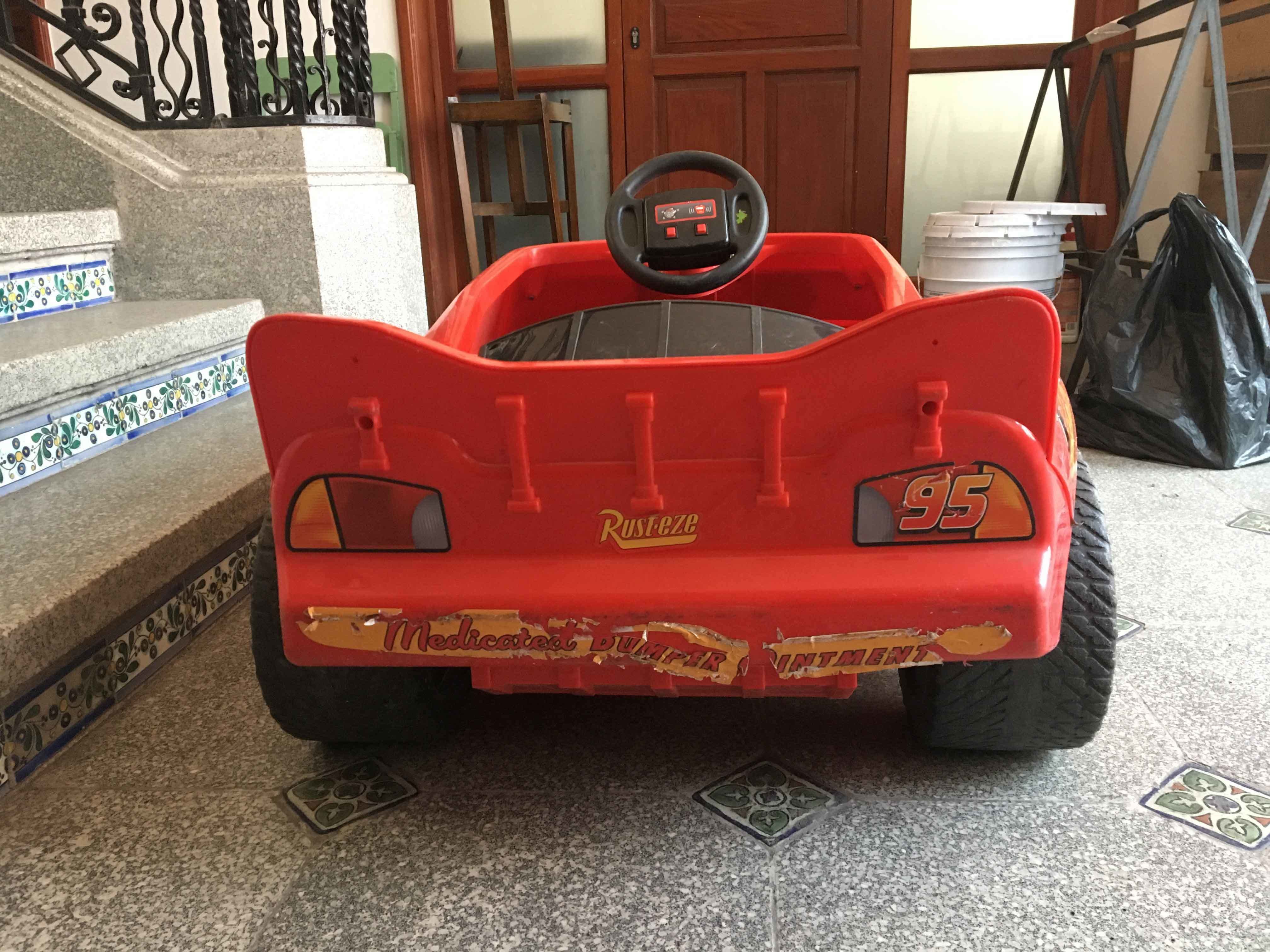 rayo mcqueen montable usado