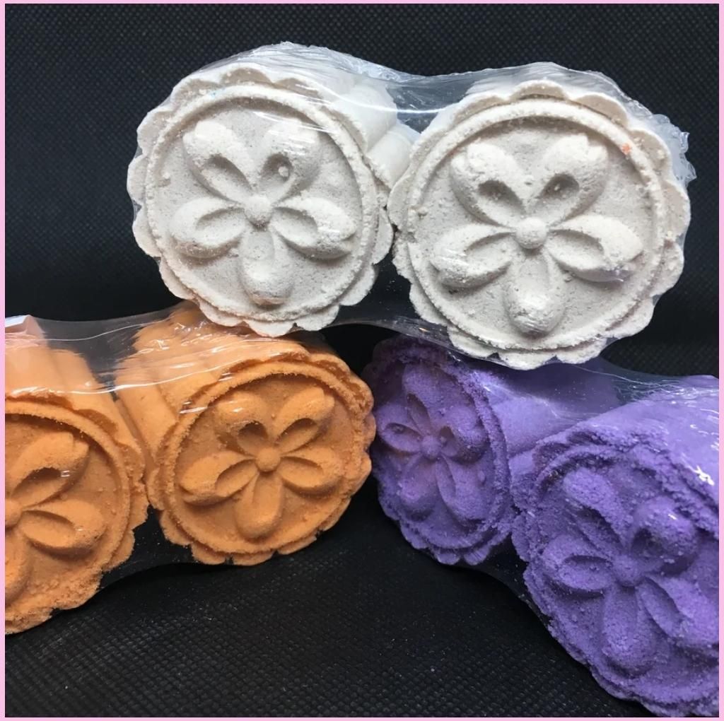 Mentholated shower steamers
