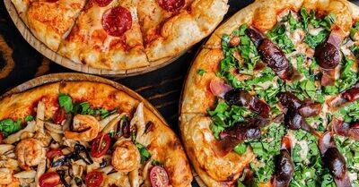 14" Medium Specialty Pizza