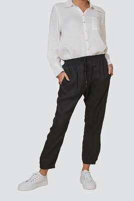 Studio Relaxed Pant EBONY