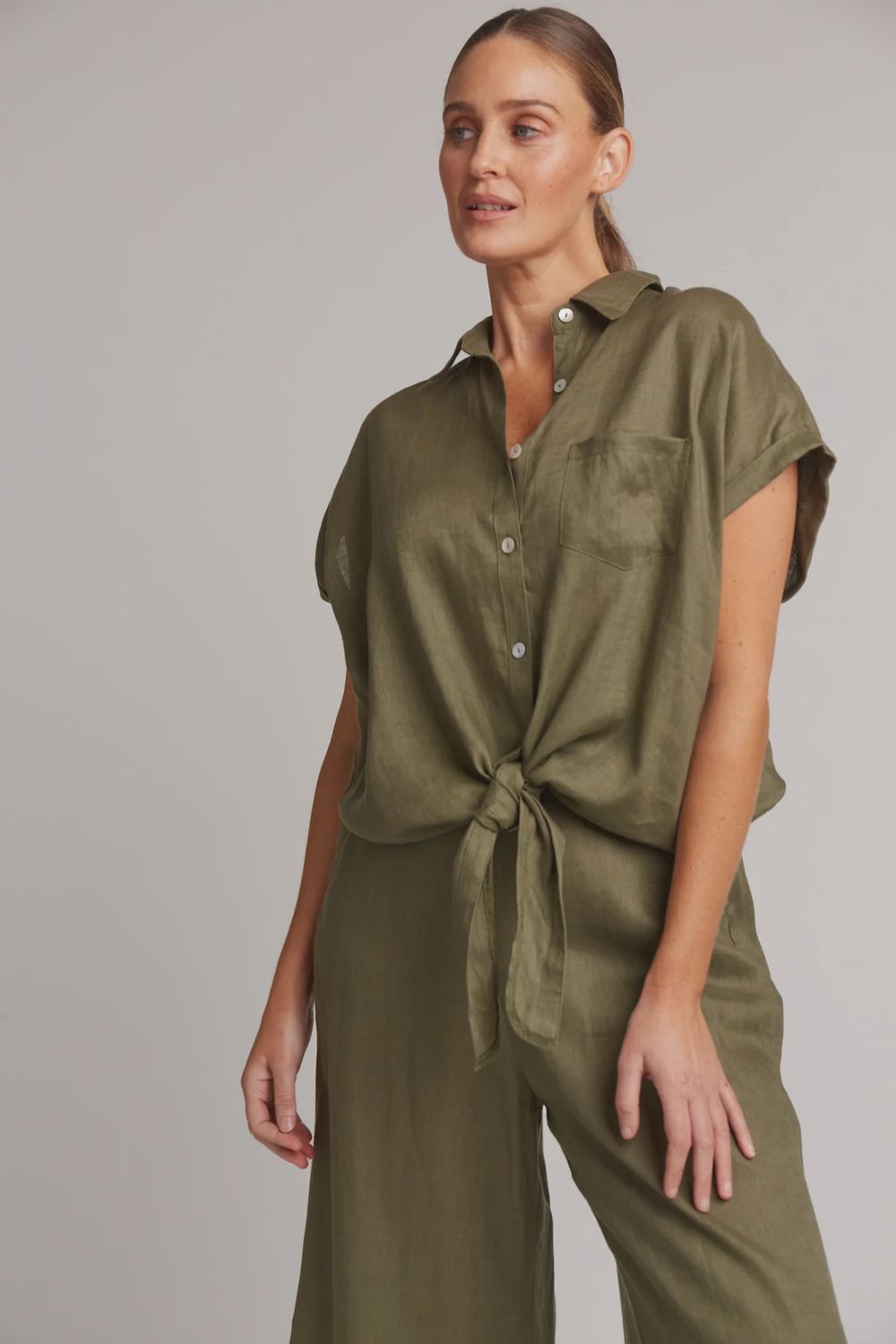 Studio Tie Shirt KHAKI
