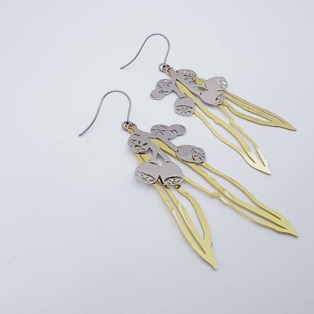 Gumnut &amp; Leaf dangle earrings in Gold/Silver