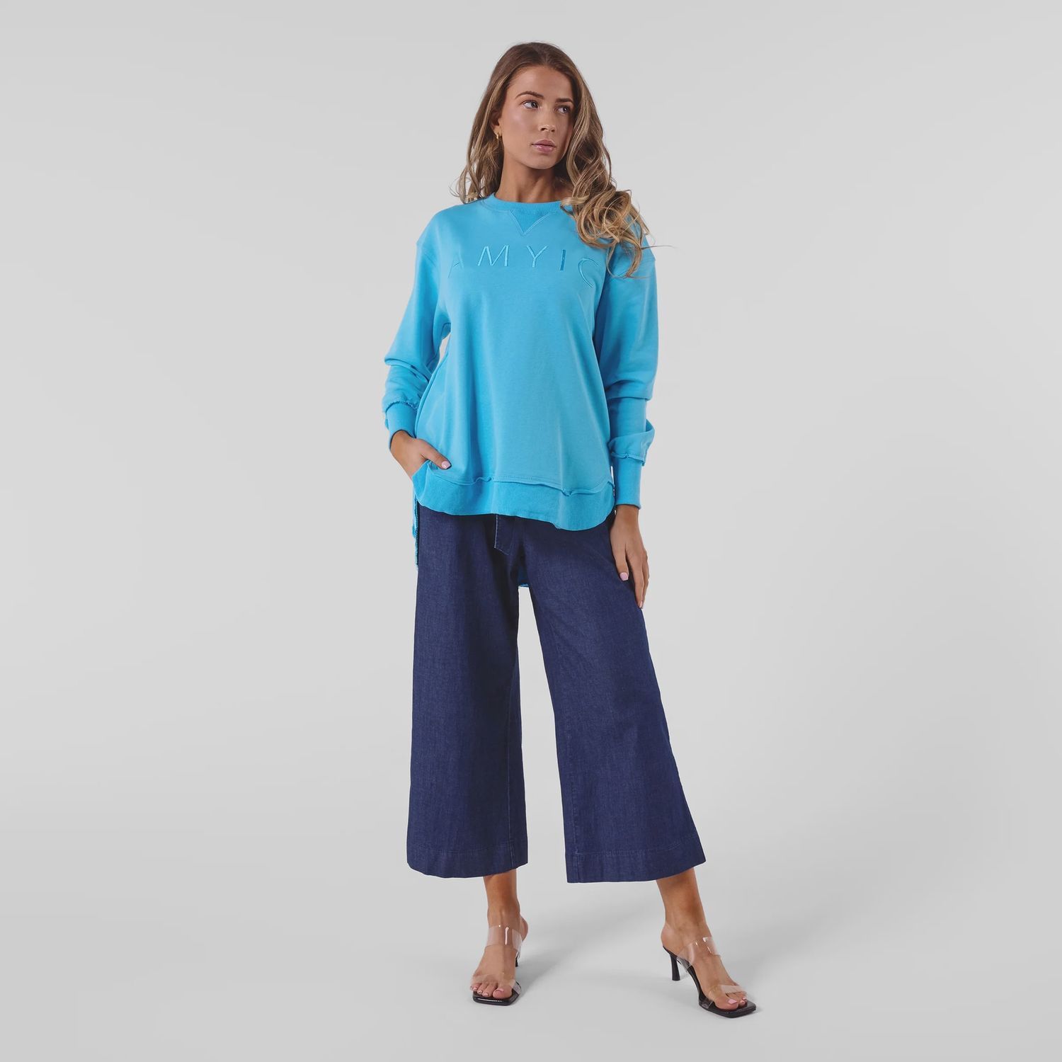 AMYIC Sweatshirt – Light Blue, size: 8