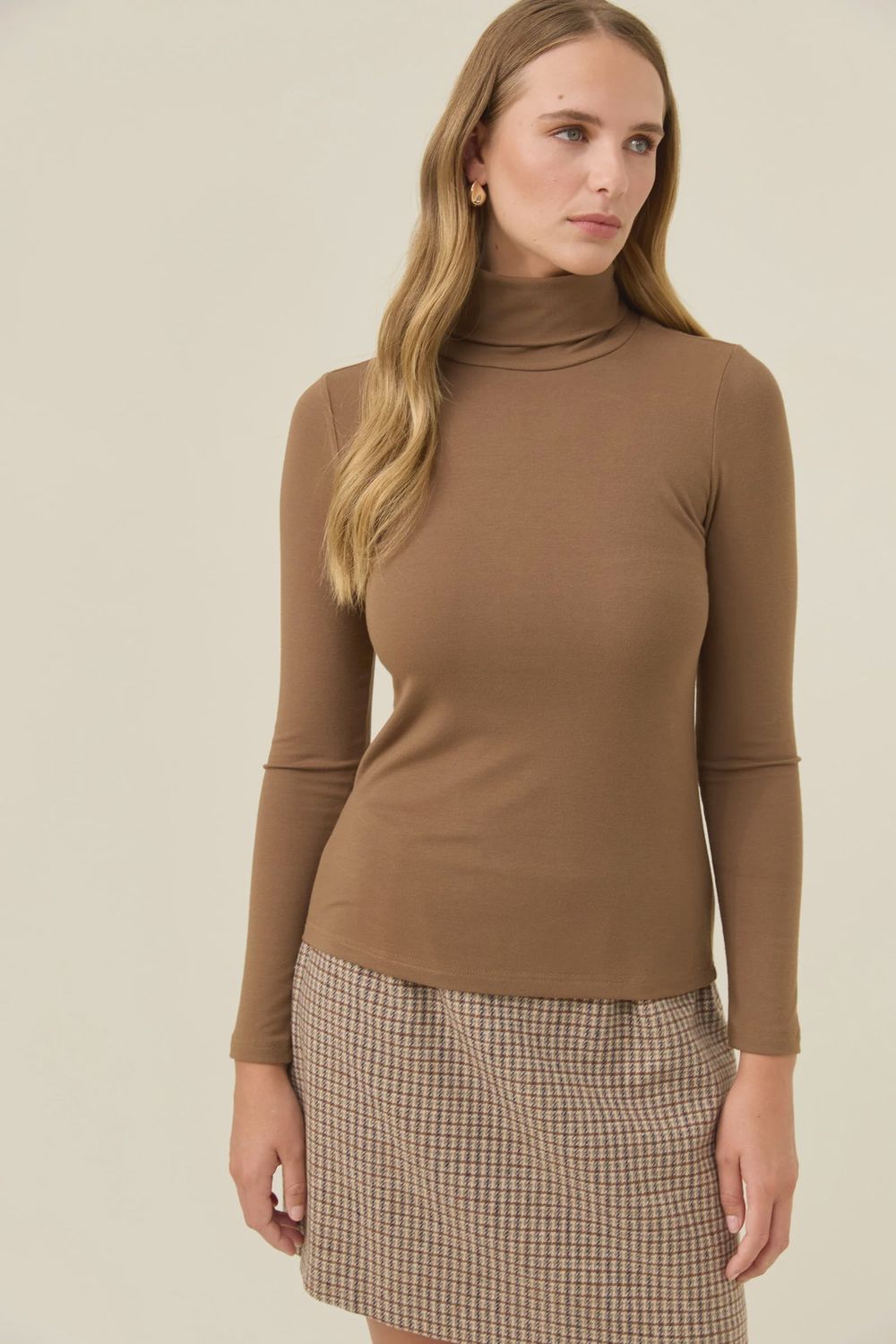 Naria Roll Neck Top TOFFEE, size: XS