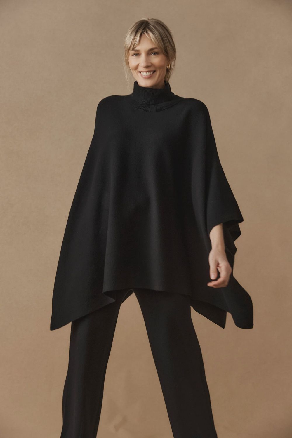 Samira Poncho BLACK