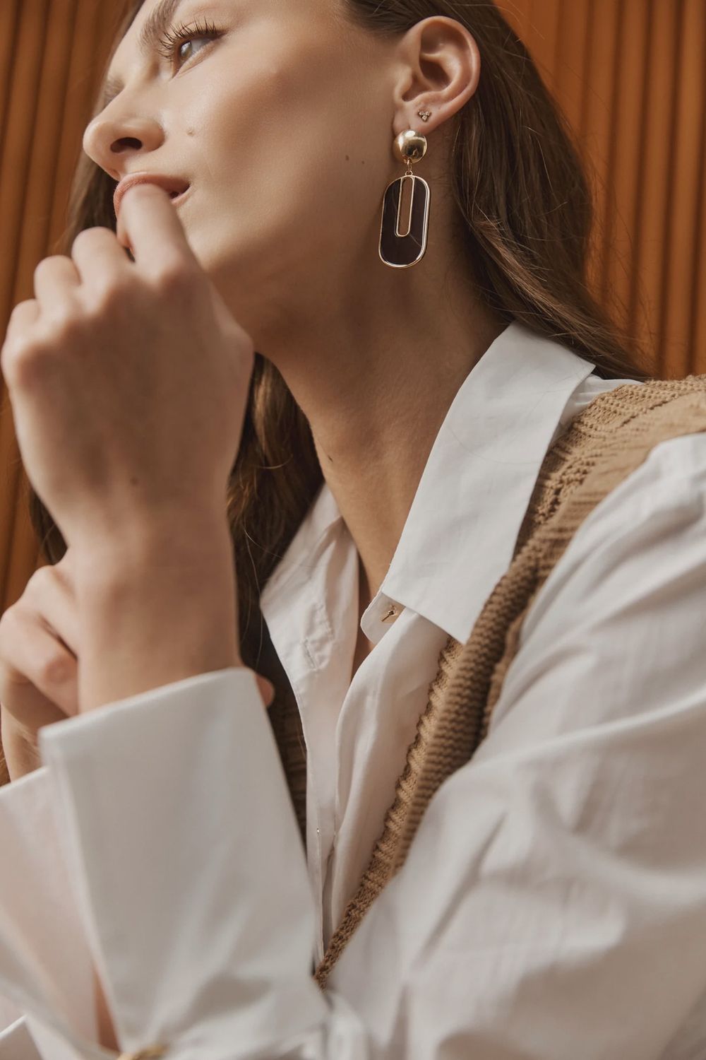 Amira Oval Earring MAHOGANY