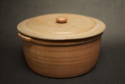 Very large casserole - cholent pot