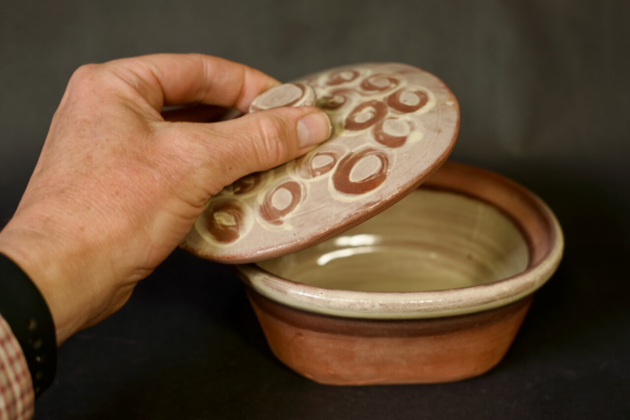 Butter dish