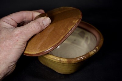 Butter dish
