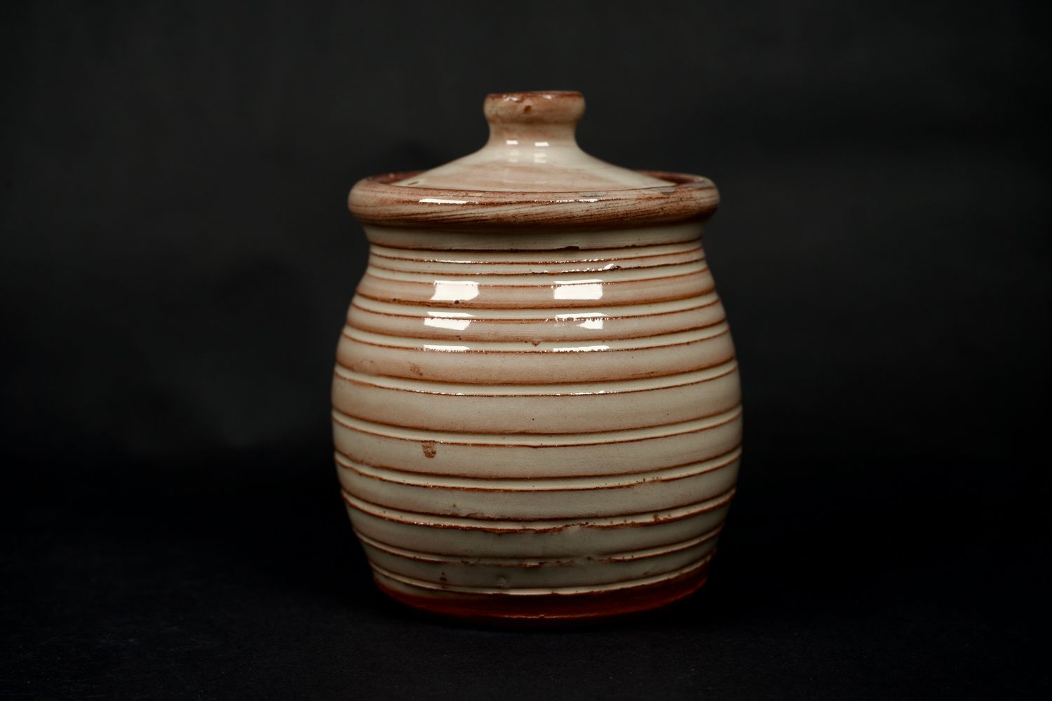 Honey jar
