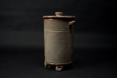 Tea caddy with tea tongs