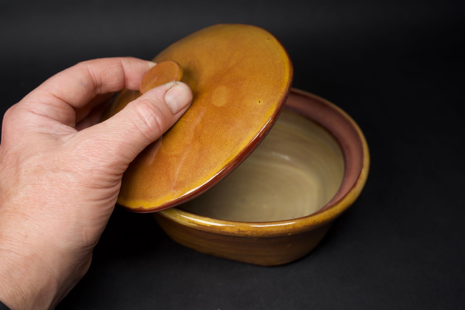 Butter dish
