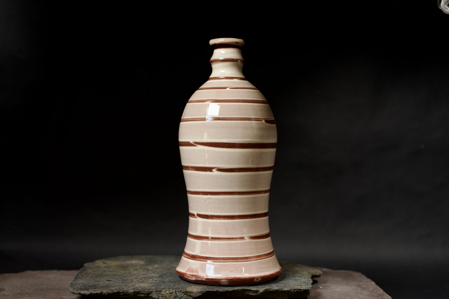 Oil bottle