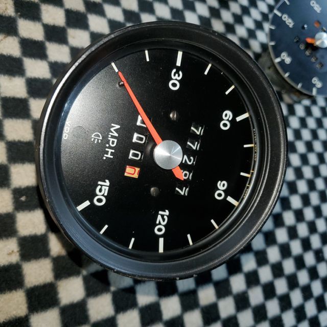 914 Porsche Speedometer 150 mph Silver Dot Very Nice 77297
