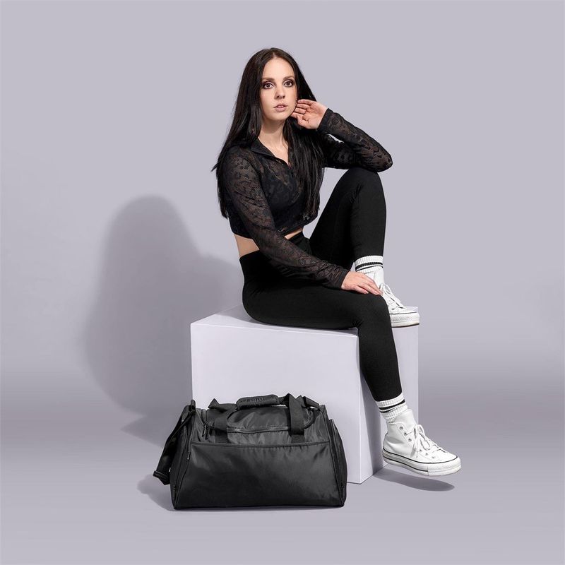 Eva &amp; Elm Saturn Sports Bag