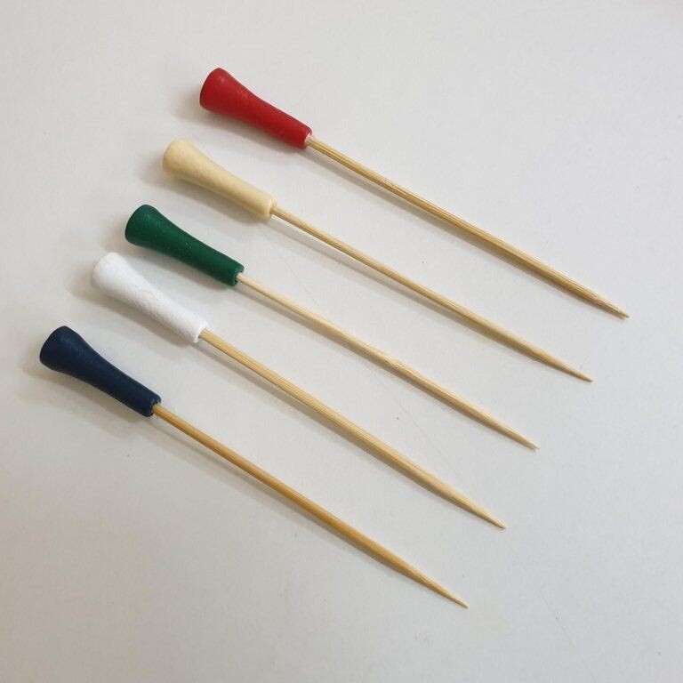 ESPETO COLORIDO EM BAMBU "TEE GOLFE" 12 cm.