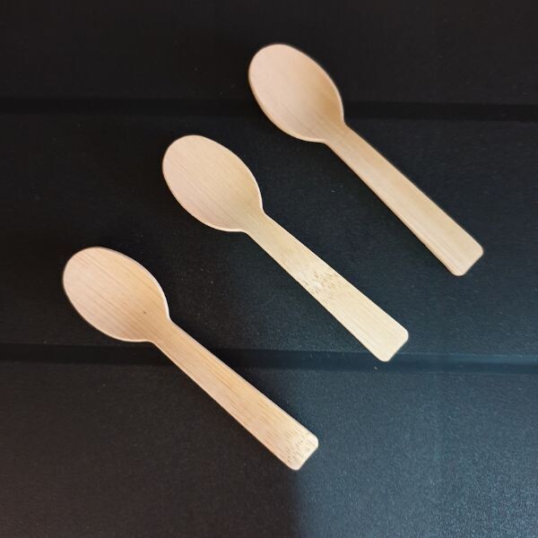 COLHER EM BAMBU 9 cm