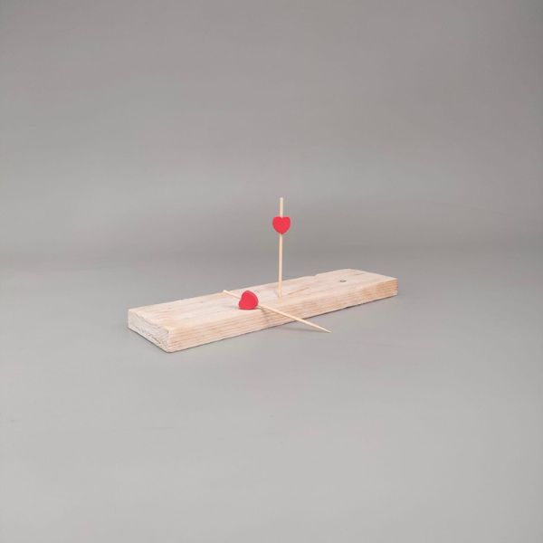 ESPETO DE MADEIRA COM CORAÇÃO 7 cm