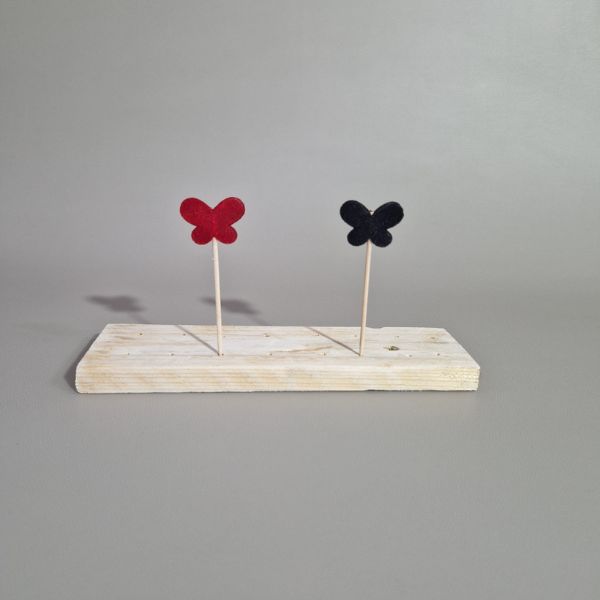 ESPETO BORBOLETA EM VELUDO 8 CM