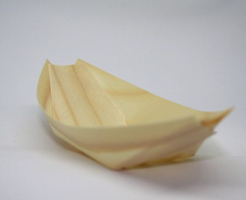 BARCOS EM FOLHA DE PINHO 9 cm