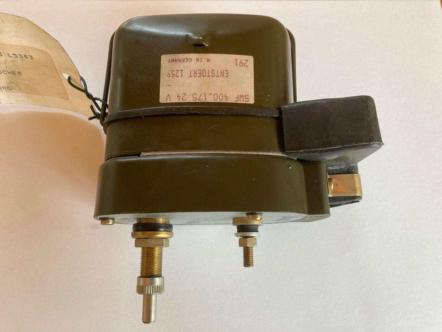 Ahlmann AS 12 Scheibenwischer Motor