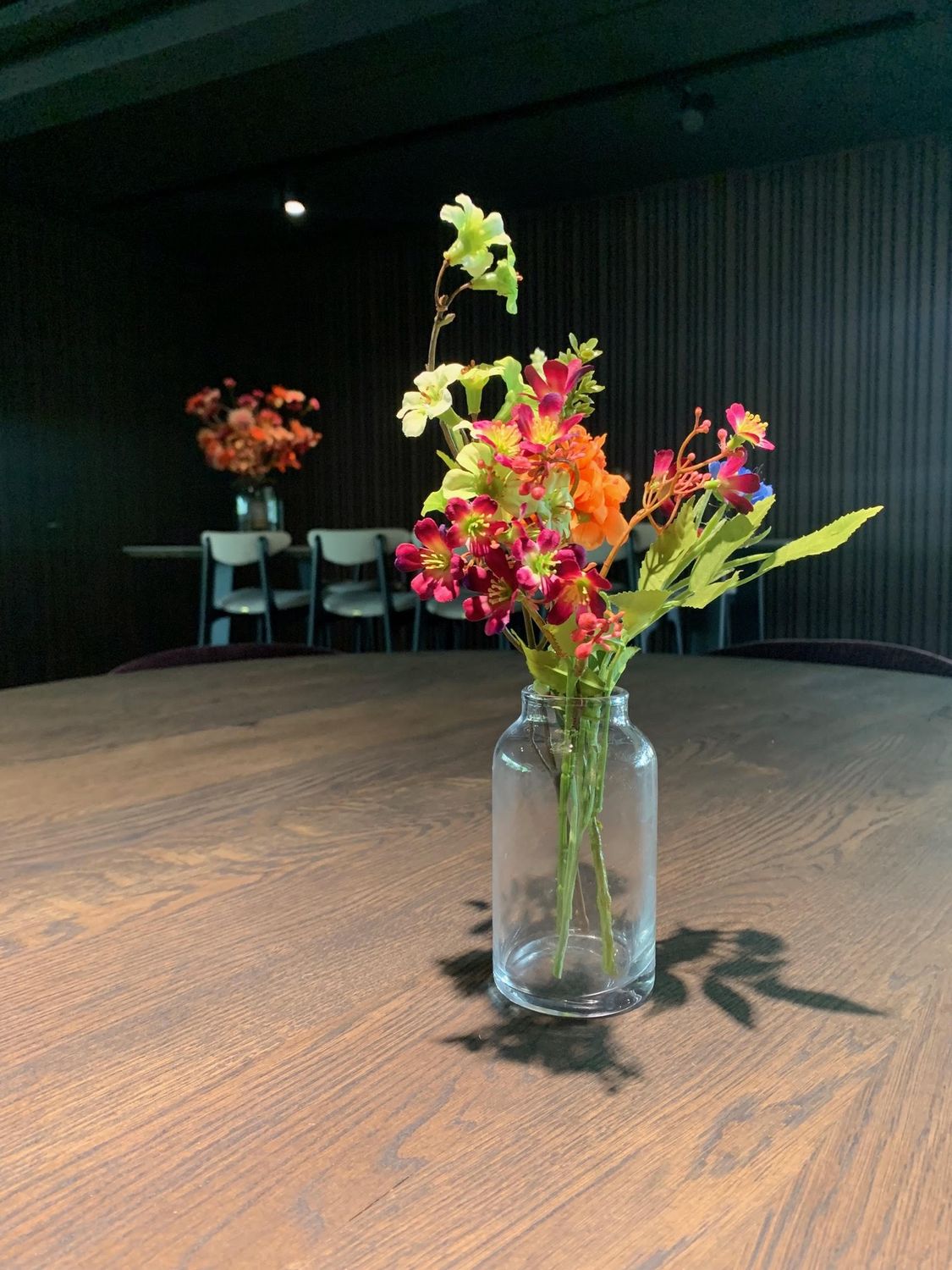 Bottle Vase Helder opmaak diverse kunstbloemen