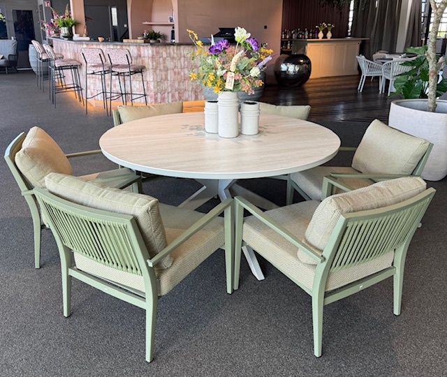 Calma / Bosa low diningset