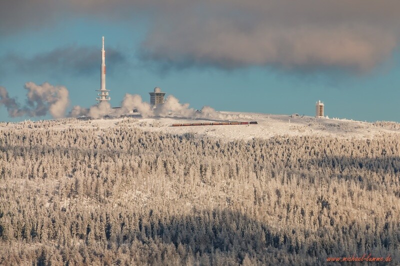 Die Brockenbahn auf dem Weg zum Brocken