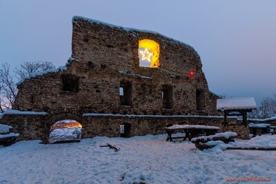 Die Burg Stapelburg im Winter
