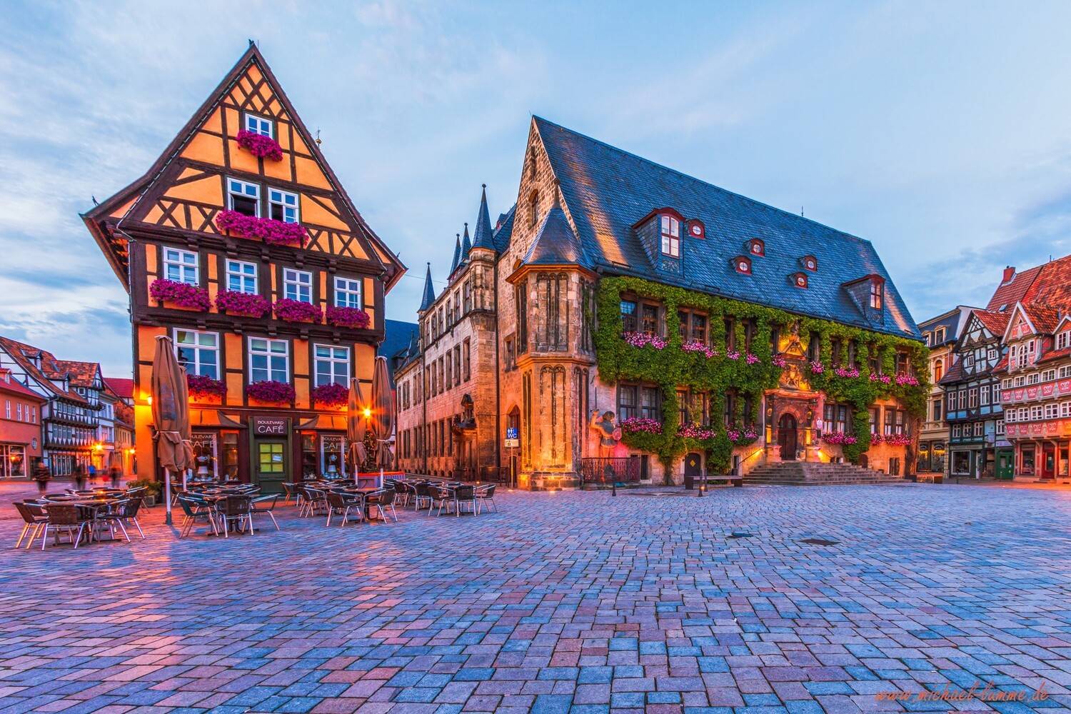 Am Marktplatz und das Rathaus von Quedlinburg