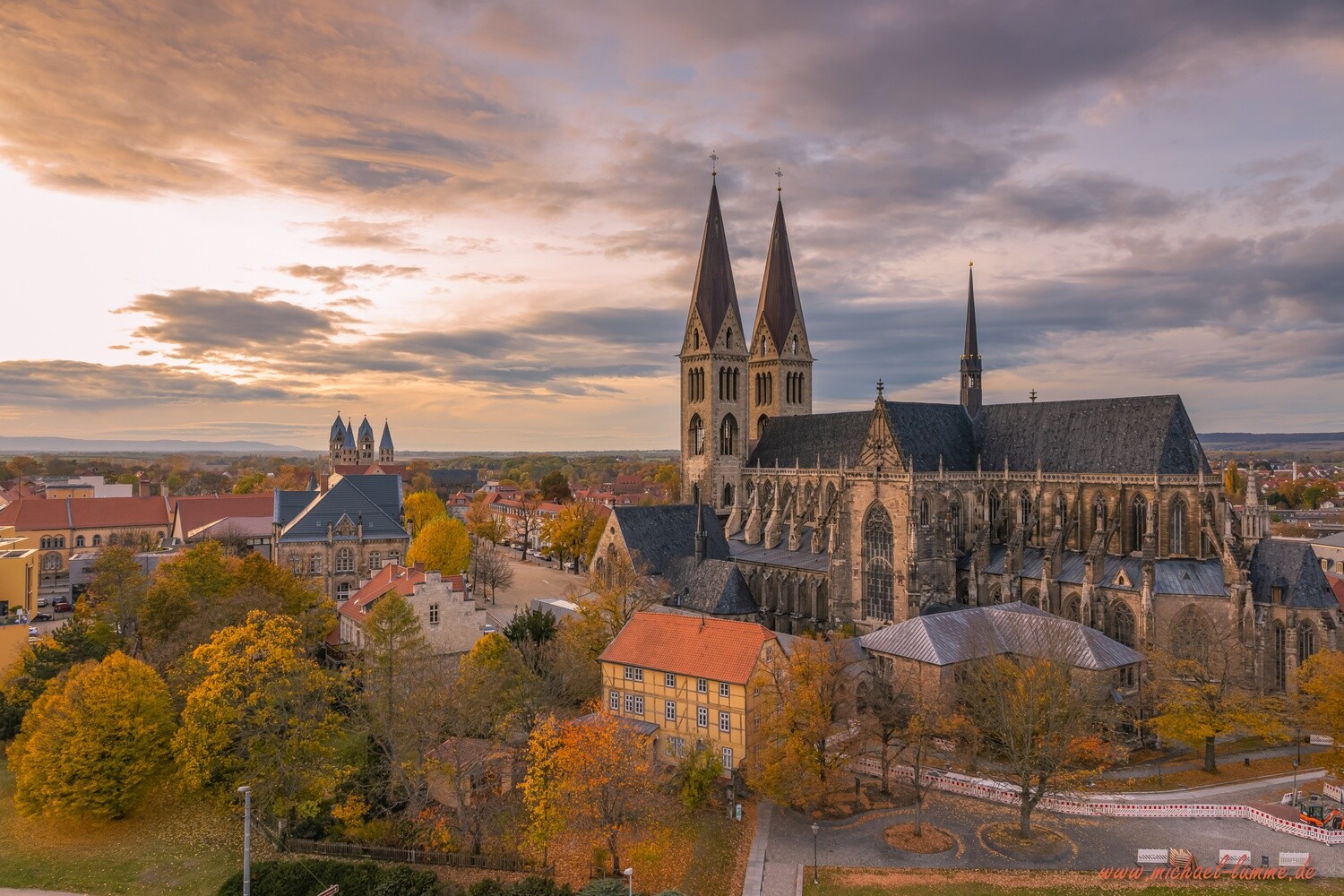 Der Halbstädter Dom im Sonnenuntergang