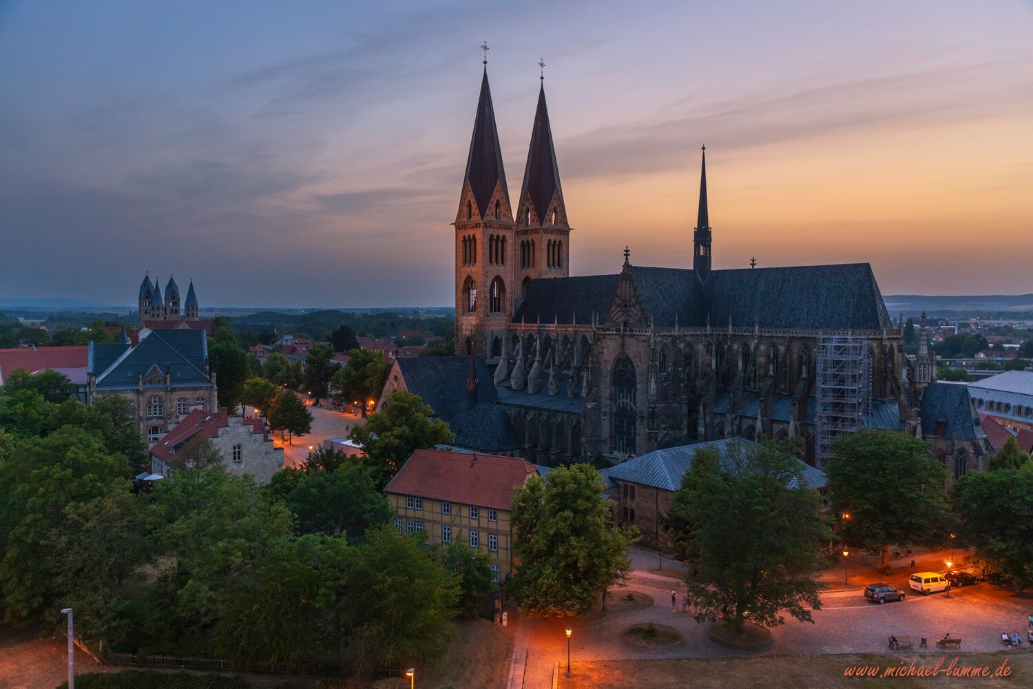 Der Halbstädter Dom im Sonnenuntergang