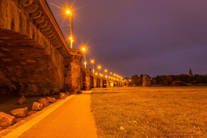 Die Marienbrücke über die Elbe